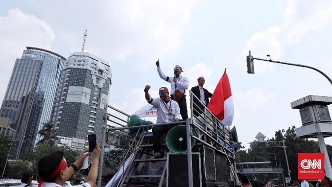 Serikat Pekerja Tolak Ahok Pimpin Pertamina Serikat pekerja Pertamina menolak Ahok menjadi direksi atau komisaris perusahaan.