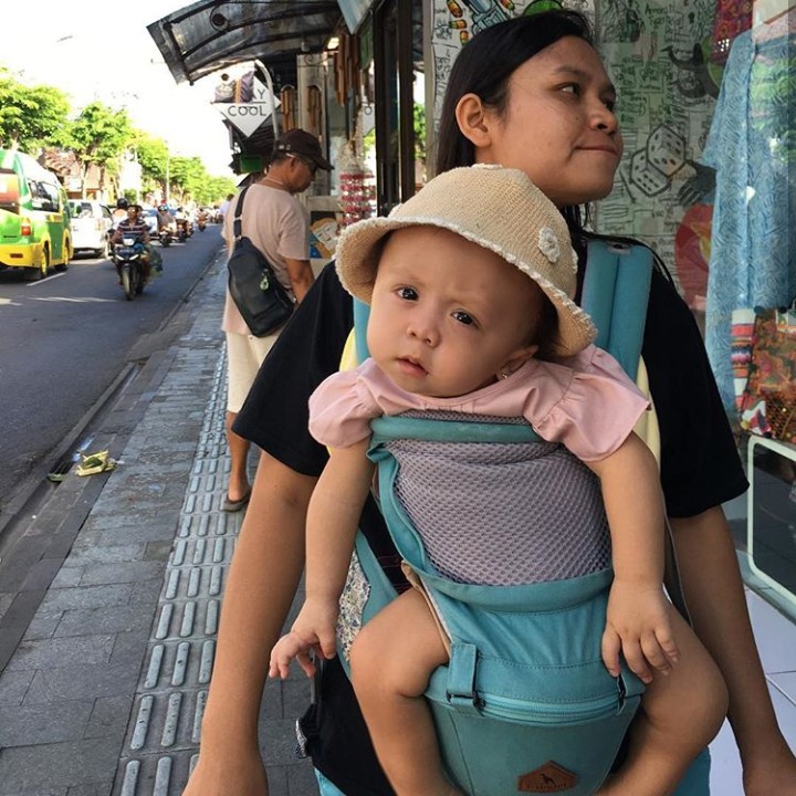 <p>Gangguan pendengaran yang dialami Zio juga sudah membaik lho, Bun. Ya, awalnya Zio mengalami gangguan pendengaran berat, nah sekarang gangguan pendengarannya dalam kategori ringan. (Foto: Instagram @joannaalexandra)</p>