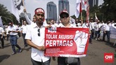 FOTO: Pegawai Pertamina Menggugat Menteri BUMN Akibat akuisisi Pertagas, ribuan pegawai yang tergabung dalam Federasi Serikat Pekerja Pertamina Bersatu (FSPPB) menggugat Menteri BUMN Rini Soemarno.