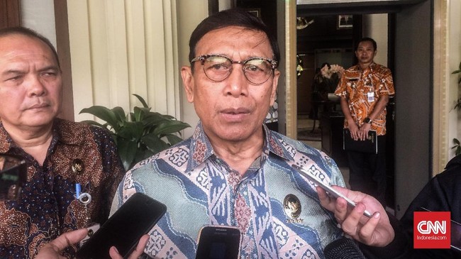 Menkopolhukam Wiranto mengklaim pemerintah bukan ingin bertindak sewenang-wenang, tapi mengambil tindakan sesuai peraturan yang berlaku