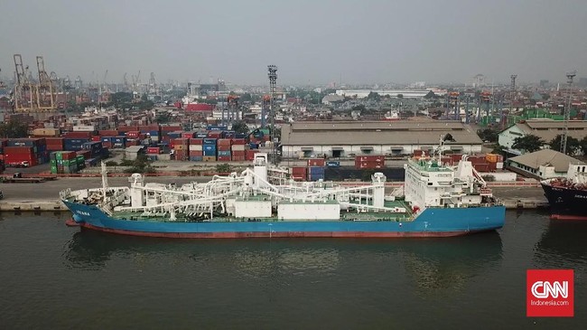 Cita-cita Indonesia menjadi poros maritim dunia masih terganjal regulasi pemerintah. Namun, adanya inovasi kapal berteknologi listrik dapat mendorong industri.