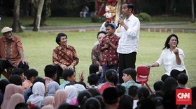 Kumpul Bareng Anak-anak, Jokowi Ingat Lagu Chicha Koeswoyo
