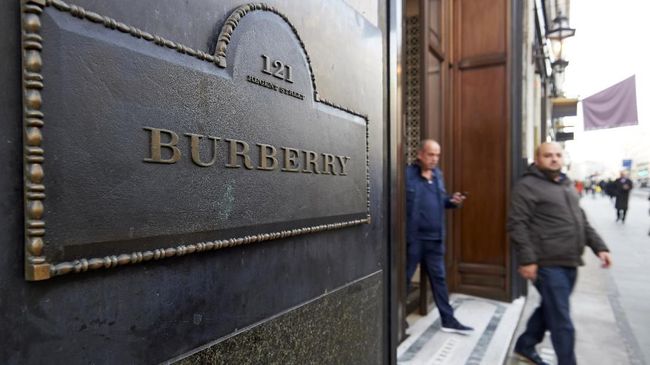 Burberry Ganti Logo dan Monogram Setelah 20 Tahun