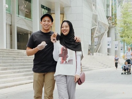 Cerita Poppy Bunga Menikah Muda dan Sering Blokir Akun Wanita di Instagram Suami