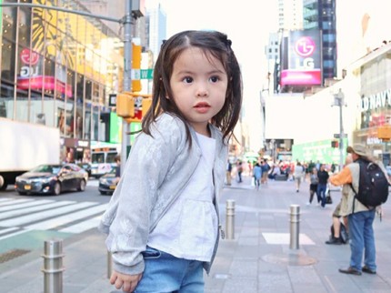 Aih, Menggemaskan Banget Sih Gadis Cilik Asal Filipina Ini