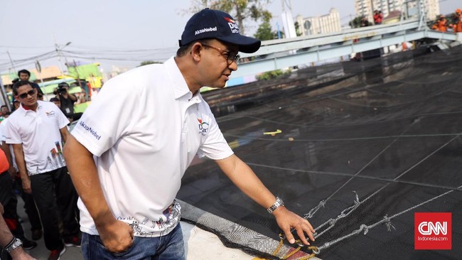 Gubernur DKI Jakarta Anies Baswedan menyebut kebijakan pemberitaan membuat hal positif soal persiapan Asian Games tertutupi oleh kasus jaring kali item.