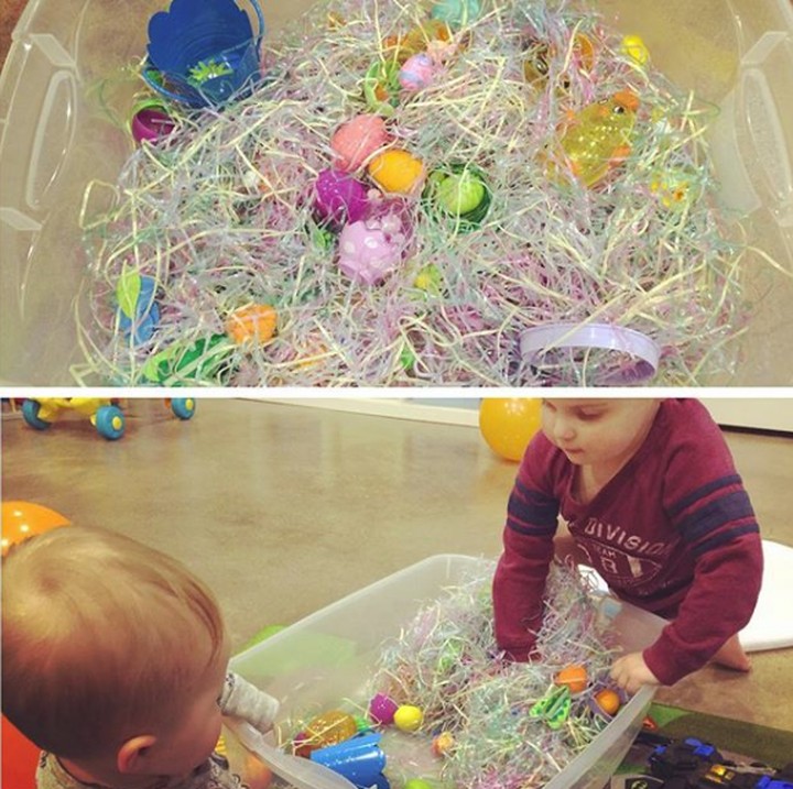 <p>Kalau si kecil minta main, permainan treasure hunt ini bisa kita coba. (Foto: Instagram @toddlermom)  </p>