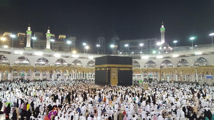 5 Fakta Arab Saudi Setop Umrah: Wabah Virus Corona hingga Rugi Triliunan Pemerintah Arab Saudi memutuskan untuk melakukan penangguhan ibadah umrah, berlaku bagi seluruh negara. Begitu juga turis yang ingin berkunjung ke Arab Saudi.