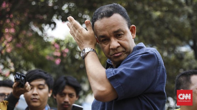 Gubernur DKI Jakarta Anies Baswedan tidak bisa mengabaikan klaster perkantoran dengan tingkat penularan corona yang cukup tinggi.
