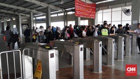 Keluhan Hingga Kelakar Netizen Soal Tiket Kertas KRL