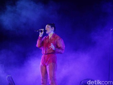 Lirik Lagu What Was That - Lorde