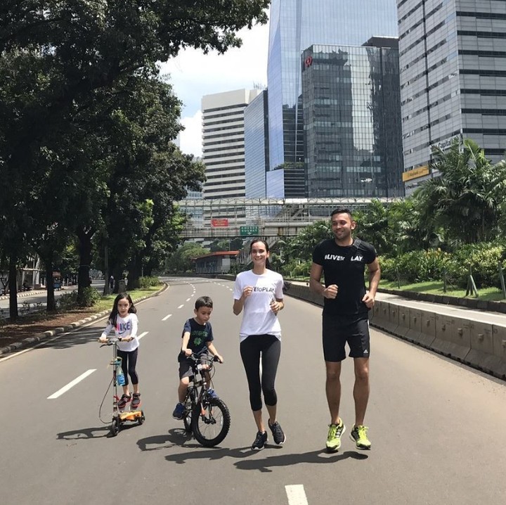 <p>Kegiatan seru tanpa gadget lainnya adalah olahraga bareng di car free day. (Foto: Instagram @ilmiraz)</p>
