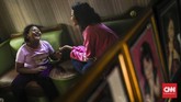 FOTO: Kala Suara Sasha dan Rara Beri 'Nyawa' Boneka Kalau dulu ada Ria Enes yang menyuarakan boneka Susan, kini anak-anak seperti Sasha (14) dan Rara (10) pun tertarik menekuni seni suara perut (ventriloquism).