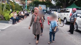 VIDEO: Kisah Ibu Lindungi Buah Hati dari Stigma Anak Teroris