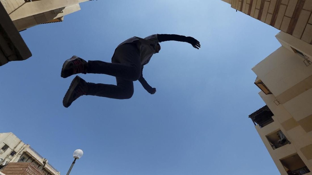FOTO: Lawan Norma Sosial, Wanita Mesir Latihan Parkour