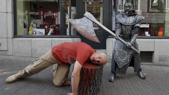 FOTO: 'Patung Hidup' Curi Perhatian di Belgia