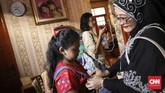 FOTO: Kala Suara Sasha dan Rara Beri 'Nyawa' Boneka Kalau dulu ada Ria Enes yang menyuarakan boneka Susan, kini anak-anak seperti Sasha (14) dan Rara (10) pun tertarik menekuni seni suara perut (ventriloquism).