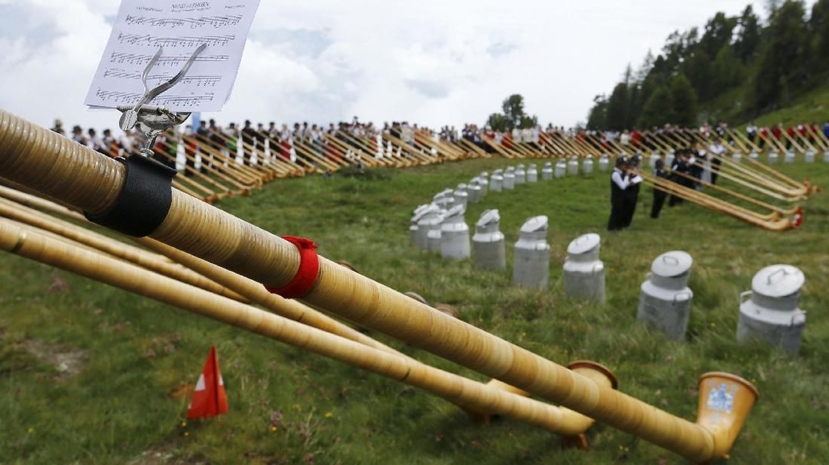 FOTO: Menggemakan Bunyi Alphorn