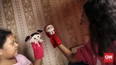 FOTO: Kala Suara Sasha dan Rara Beri 'Nyawa' Boneka Kalau dulu ada Ria Enes yang menyuarakan boneka Susan, kini anak-anak seperti Sasha (14) dan Rara (10) pun tertarik menekuni seni suara perut (ventriloquism).