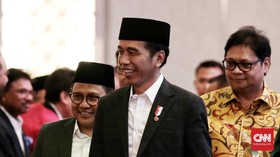 Senyum Jokowi ke Kapitra Ampera yang Jadi Caleg PDIP