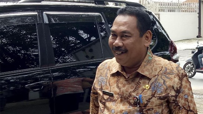 Mantan Wali Kota Jakarta Barat Anas Effendi akan bertarung di daerah pemilihan 10 Jakarta Barat. Namanya sudah didaftarkan ke KPU DKI Jakarta.