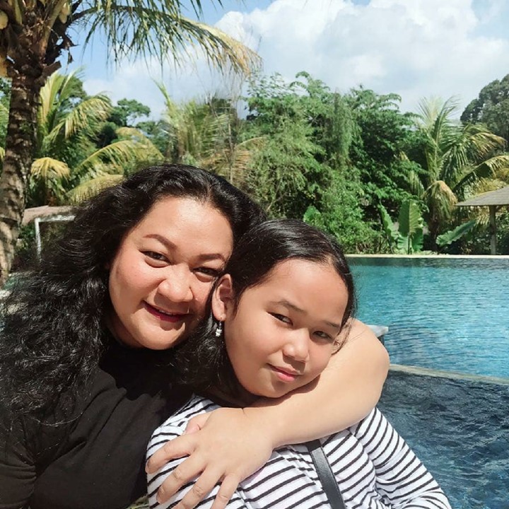 <p>Penyiar radio, presenter sekaligus komedian Tieke Priatnakusuma juga nggak kalah turut merayakan Hari Anak Nasional. (Foto: Instagram/tikeprie)</p>
