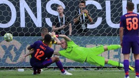 FOTO: Liverpool Dikecundangi Dortmund di ICC