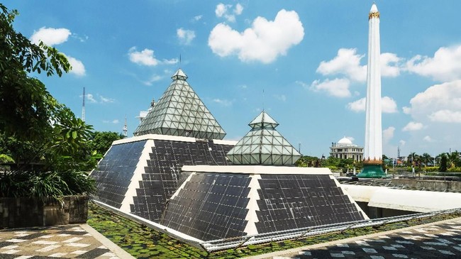 BI menyebut ekonomi Jawa Timur punya potesi mengalahkan DKI Jakarta karena mereka memiliki tiga potensi besar. Salah satunya, industri rumah tangga tangguh.