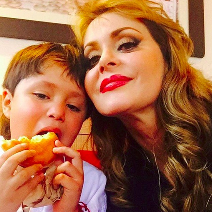 <p>Gabriela Spanic atau Gaby yang dikenal lewat perannya sebagai Paulina dan Paula di telenovela 'Cinta Paulina' punya seorang anak bernama Gabriel de Jesus. (Foto: Instagram/ @gabyspanictv)  </p>
