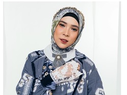 Fitri Tropica Latih Anak Minum ASI Pakai Dot