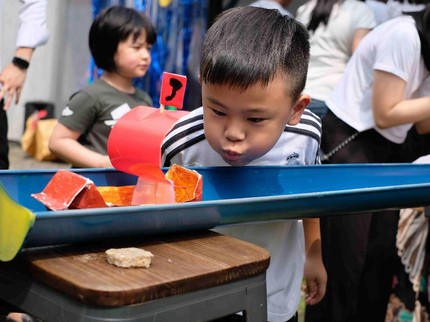 Keseruan Anak-anak Selesaikan Misi Menyelamatkan Putri Duyung