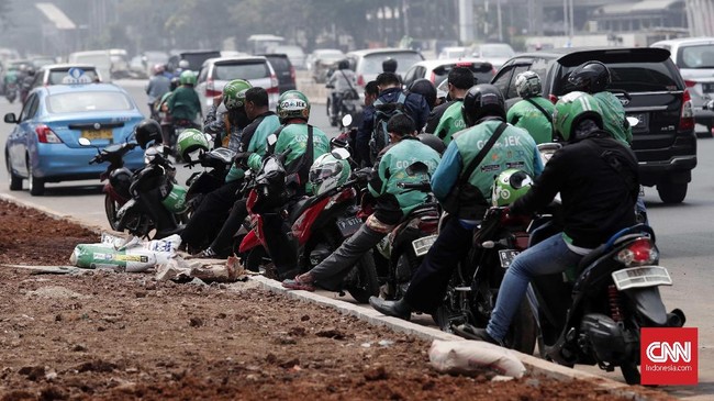 Gojek memastikan akan mengikuti arahan Pemprov DKI Jakarta untuk menertibkan parkir ojek online agar tidak menjadi pemicu kemacetan lalu lintas.