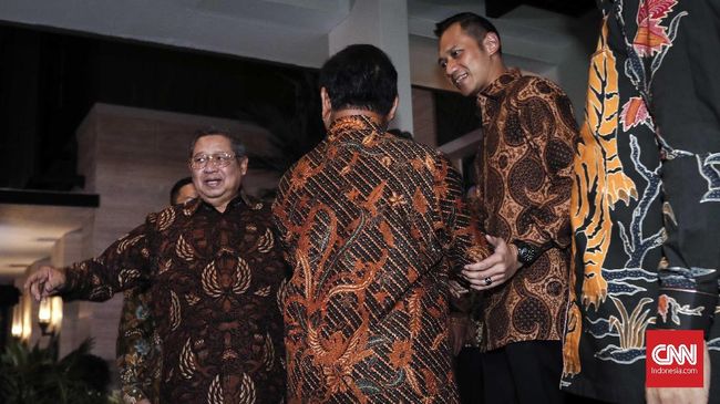 SBY Ungkap Hambatan Penjajakan dengan Jokowi Selama Setahun Ketum Demokrat SBY menegaskan jika koalisi harus dibangun di dalam iklim yang baik, muncul saling menghormati dan saling percaya.