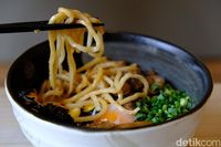Kabuto Mazesoba: Oishi! Donburi dan Mazesoba Enak