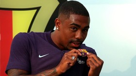 Bek AS Roma Ejek Malcom yang Membelot ke Barcelona