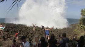 Waspada Gelombang Tinggi di Objek Wisata Pantai
