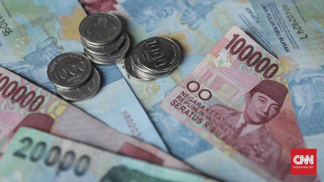 Membayar pajak dan retribusi merupakan kewajiban seorang warga negara. Berikut persamaan serta perbedaan pajak dan retribusi.