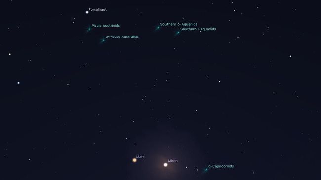Dilihat dari Bumi, Mars Lebih Terang Tengah Malam Nanti Mars akan terlihat lebih terang tengah malam nanti (31/7) sebagai bintang terang kemerahan saat dilihat dari Bumi.