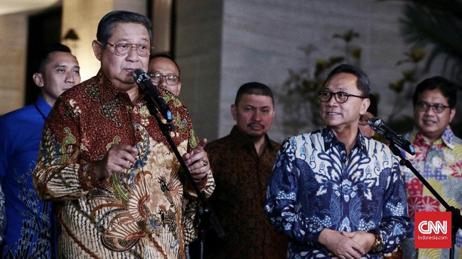 SBY juga memberi peringatan kepada Juru Bicara Istana Ali Mochtar Ngabalin agar tak sembarangan berkomentar terkait pertemuannya dengan Prabowo kemarin.