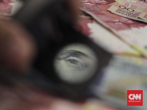 ilustrasi rupiah, Jakarta (25/7). (CNN Indonesia/ Hesti Rika)