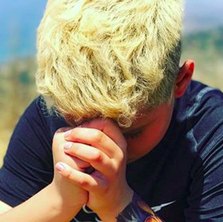 <p>Kata Fernando Carillo, dia selalu berusaha mengajari putranya untuk berdoa dan berserah diri pada Tuhan. (Foto: Instagram / @fercarrillo)</p>