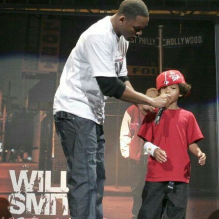 <p>Wah, dari kecil Jaden udah diajak manggung nih sama ayahnya. (Foto: Instagram/willsmith)</p>