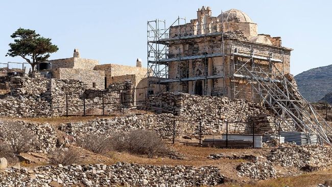 Yunani Temukan Makam Berisi Jasad dan Perhiasan 1.800 Tahun 