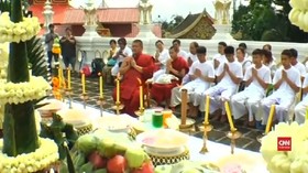 VIDEO: Remaja Thailand yang Terperangkap di Gua Jadi Biksu