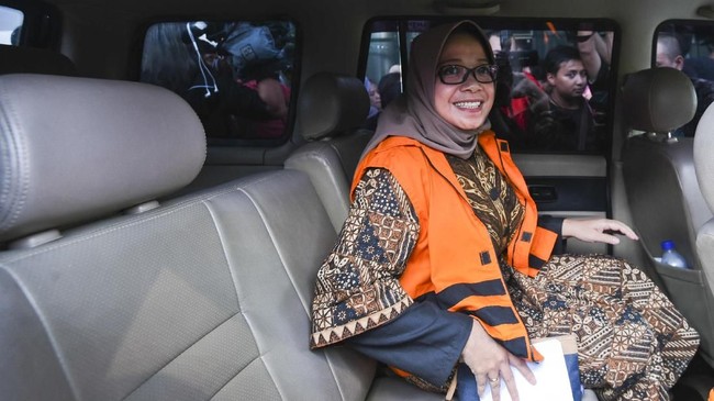 Politikus Golkar Eni Saragih memberi kesaksian dalam sidang Johanes Kotjo bahwa ada jatah fee dari proyek PLTU Riau untuk Dirut PLN Sofyan Basir.