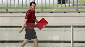 Emery Bantah Cegah Oezil Bertemu Loew