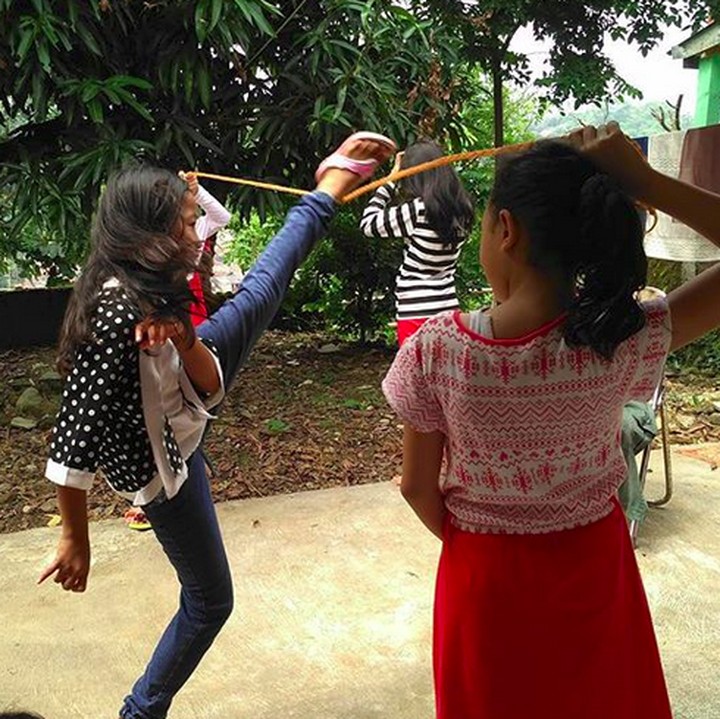 <p>Ayo, Nak, semangat melompat lebih tinggi. (Foto: Instagram/@melidaah)</p>