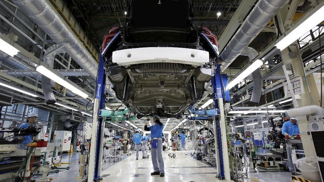 Pabrik baterai kendaraan listrik yang berlokasi di Halmahera, Maluku tak menggandeng produsen otomotif di dalam negeri.