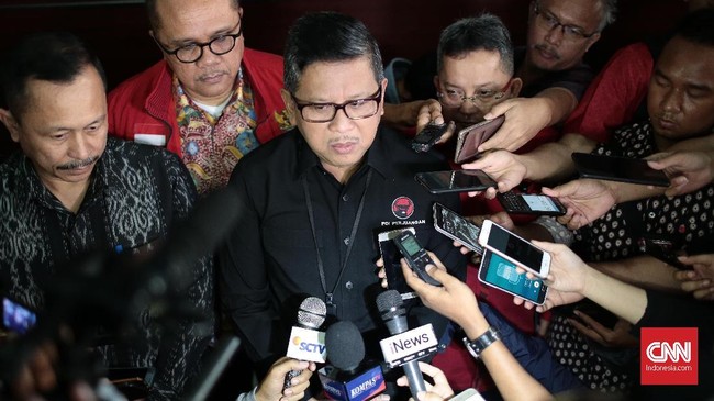 Sekjen PDIP Hasto Kristiyanto yakin Mahfud MD akan kembali akrab dengan sesama anggota Dewan Pengarah BPIP, termasuk SAid Aqil Siradj dan Ma'ruf Amin.