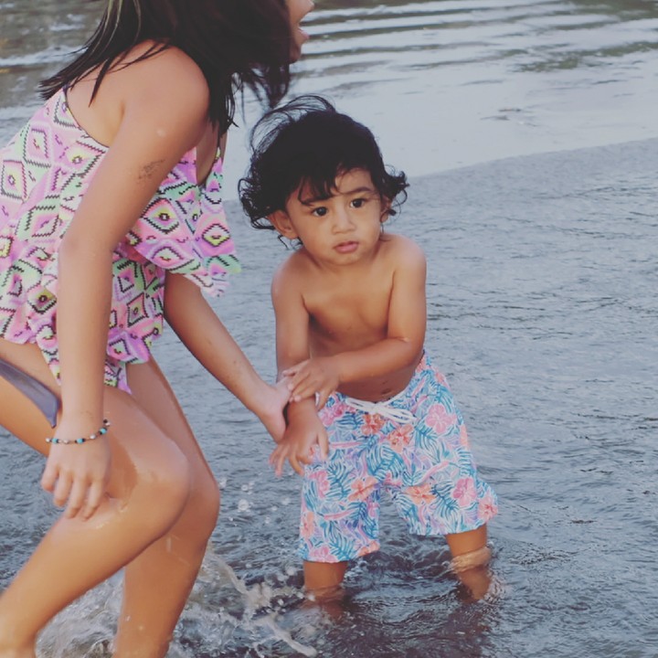 <p>Asyiknya Bambang saat main sama si kakak. (Foto: Instagram/meisya__siregar)</p>